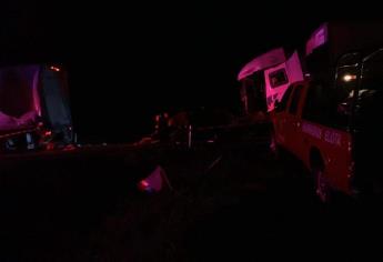 Un muerto y un herido tras encontronazo entre dos tractocamiones en Culiacán