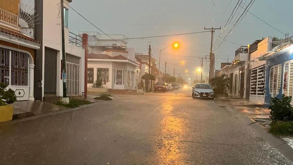 Fuerte tormenta eléctrica sorprende a Mazatlán la tarde-noche de este sábado