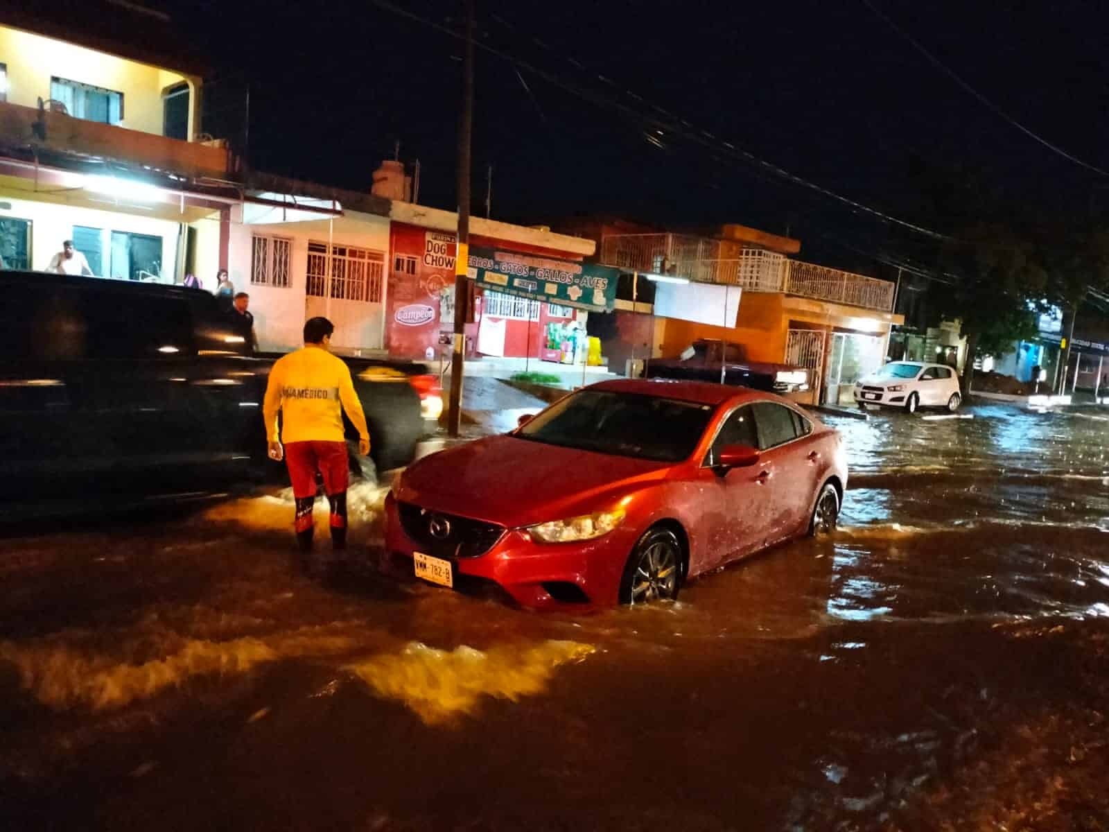 Diversas zonas de la ciudad se quedaron sin energía eléctrica. FOTO: Luz Noticias