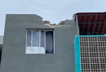 Rayo cae en la fachada de una casa en Mazatlán