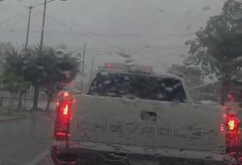 Inicia nueva semana con fuerte lluvia en Mazatlán