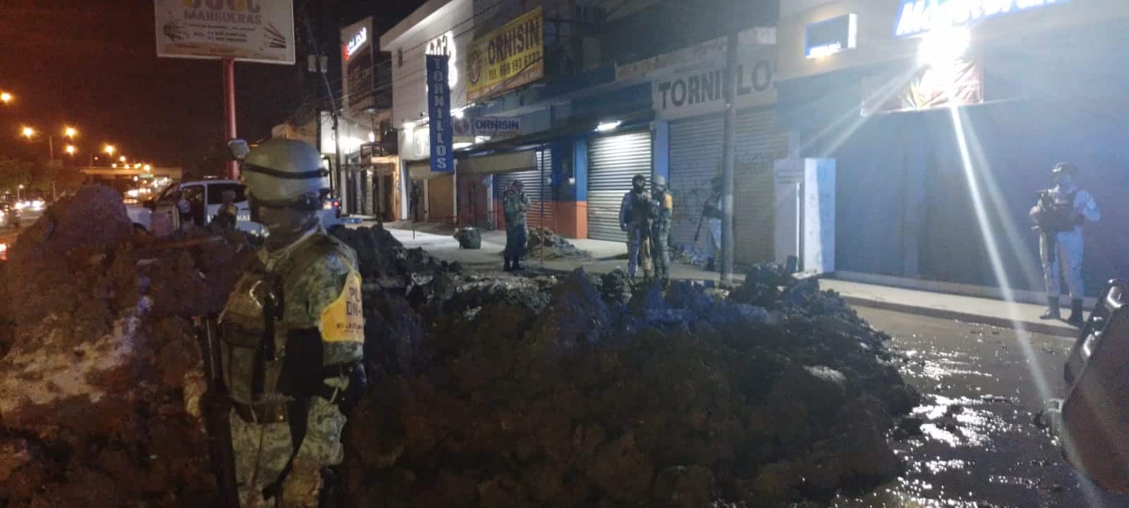 Autoridades y personal de Pemex detectaron nueve tomas clandestinas en Mazatlán. FOTO: Luz Noticias