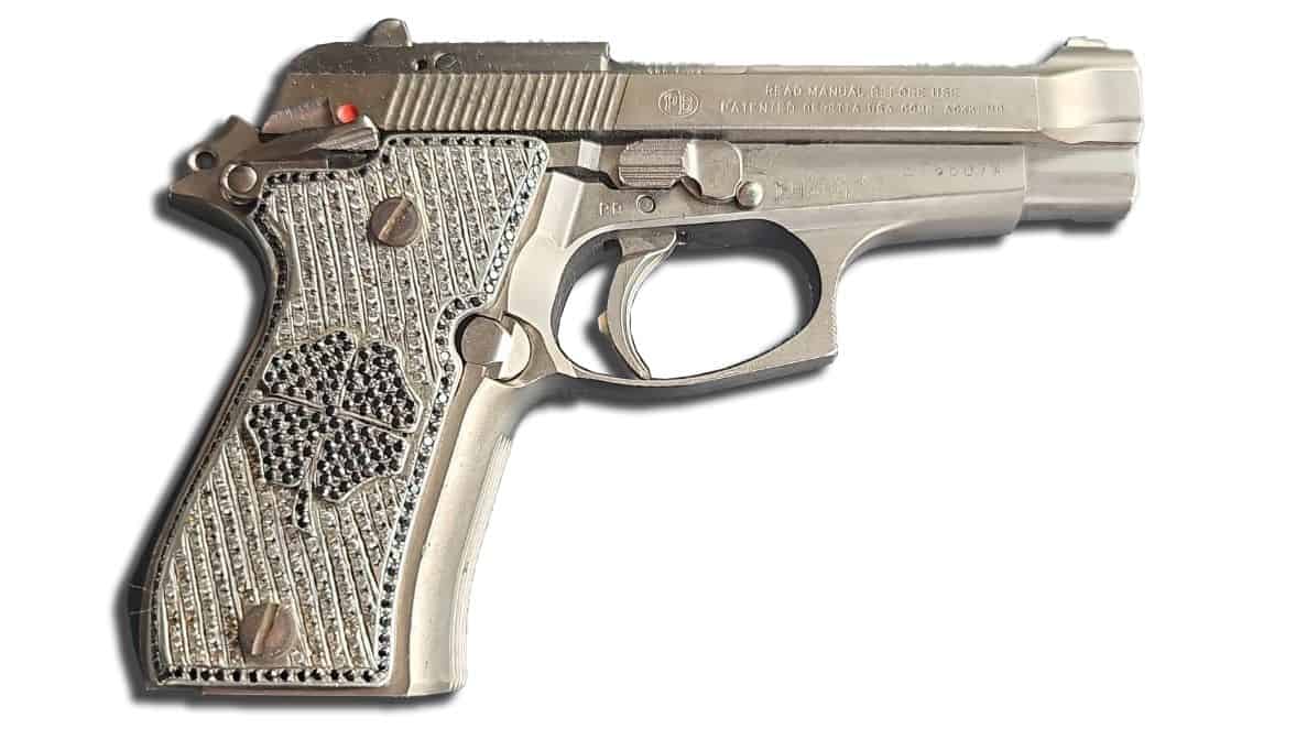 Detienen a hombre armado en la colonia Villas del Real en Culiacán