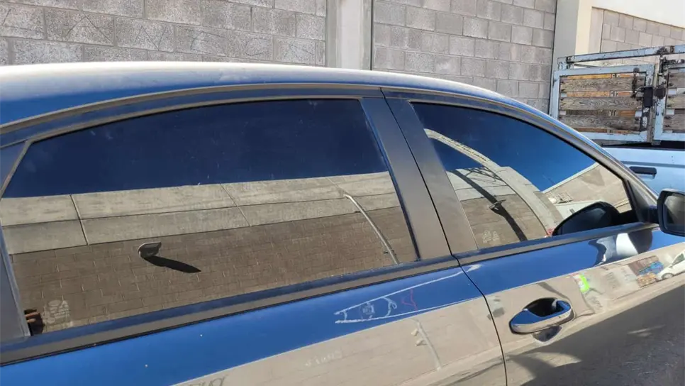 Los autos en Sinaloa deberán retirar el polarizado. FOTO: Luz Noticias