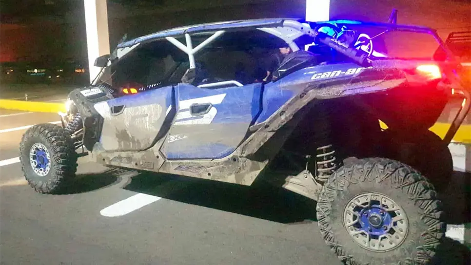 El sujeto que provocó la volcadura de dos patrullas ya fue detenido. FOTO: Luz Noticias