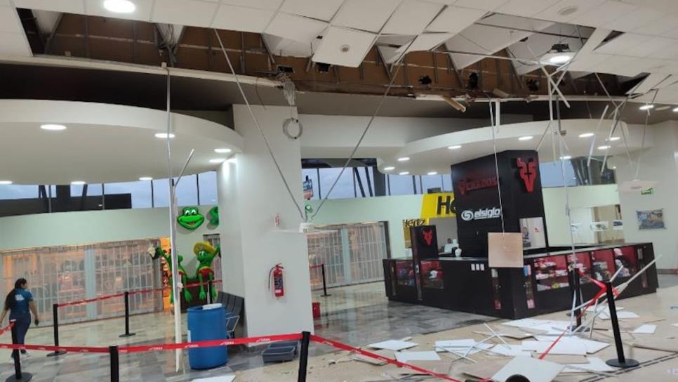 Colapsa parte del techo del Aeropuerto Internacional de Mazatlán por lluvias  