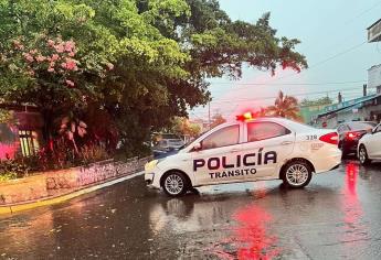 Lluvia de 47 milímetros en Mazatlán deja carros varados e inundaciones importantes