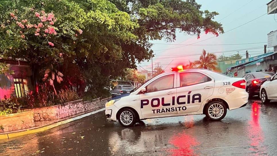 Lluvia de 47 milímetros en Mazatlán deja carros varados e inundaciones importantes