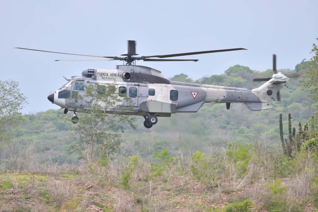 AMLO sobrevuela la zona de la Presa Picachos y Santa María en Sinaloa. FOTO: Luz Noticias.