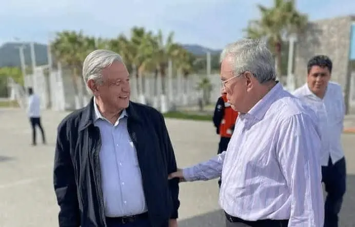 AMLO y Rocha Moya mantuvieron un ameno desayuno la mañana de este sábado. FOTO: Luz Noticias