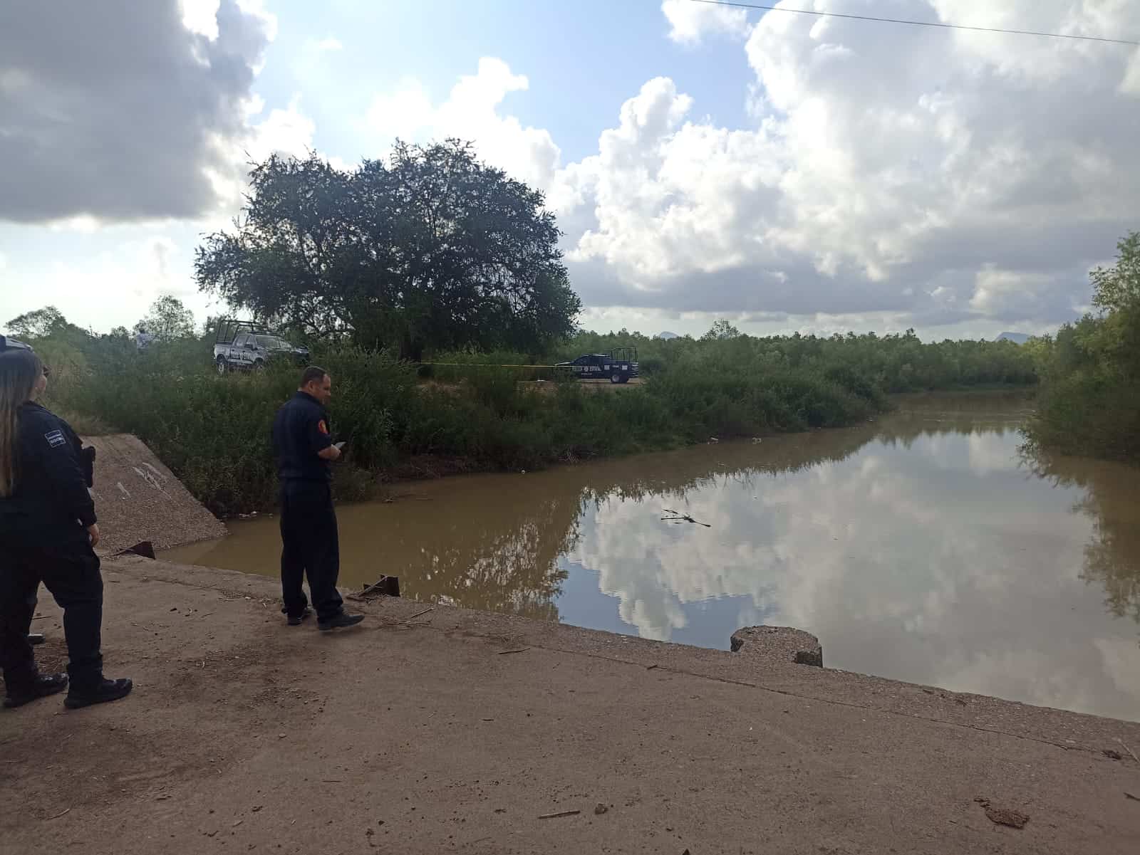 Localizan a hombre sin vida flotando en un dique de Guamúchil