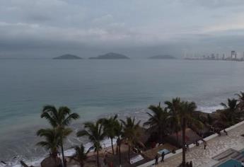 Por lluvias, cierran el puerto a la navegación en Mazatlán 