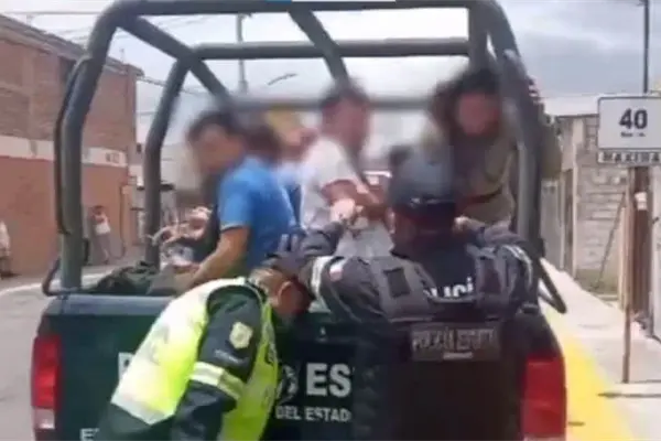 Rescatan a 29 migrantes venezolanos en Tecámac, Estado de México Rescatan a 29 migrantes venezolanos en Tecámac, Estado de México