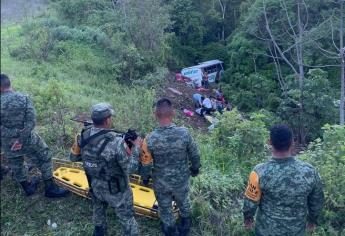 Sinaloenses y africanos, entre los lesionados de camionazo en Nayarit