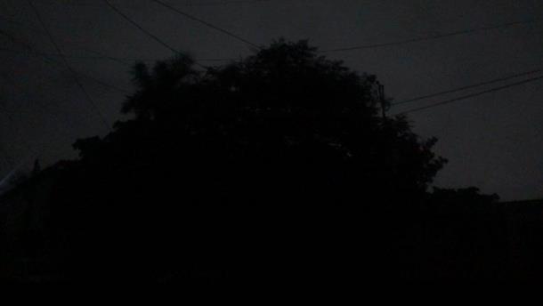 Ráfagas de viento huracanadas, de hasta 110km/h, dejan varias colonias sin luz en Culiacán