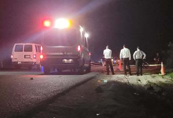 Mueren tío y sobrino embestidos por una camioneta sobre la México 15, en Ahome