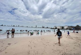 Este azul no es de Cancún, es Playa Pinos en Mazatlán