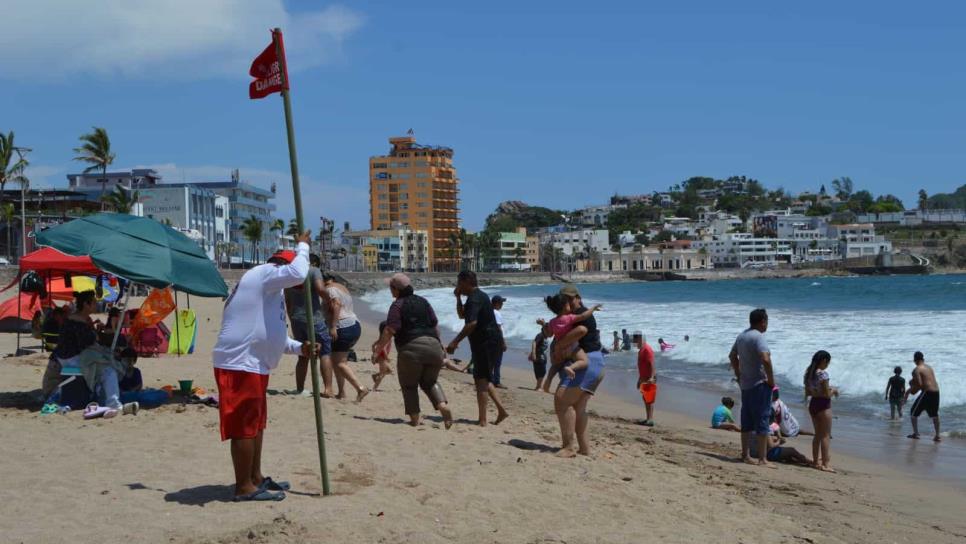 Riesgo en playas; advierten por oleaje elevado este domingo en Mazatlán 