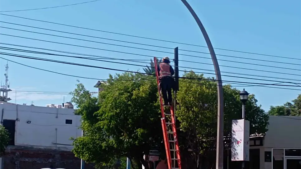 Los apagones han sido constantes en Sinaloa y el norte del estado no ha sido la excepción. FOTO: Esthela García.