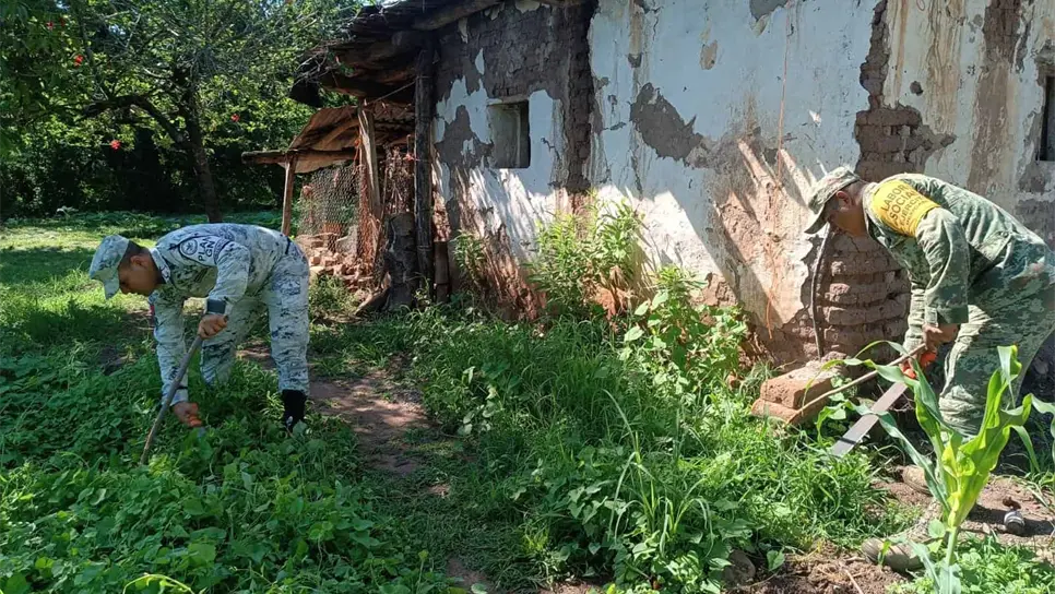 Ejército y Guardia Nacional realizan labores sociales en el municipio de Sinaloa