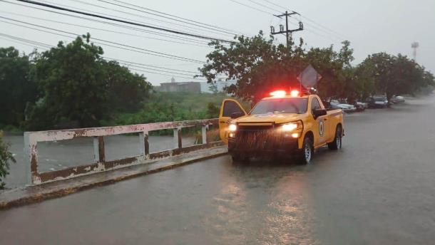 Inundaciones en Mazatlán general el cierre de cuatro avenidas