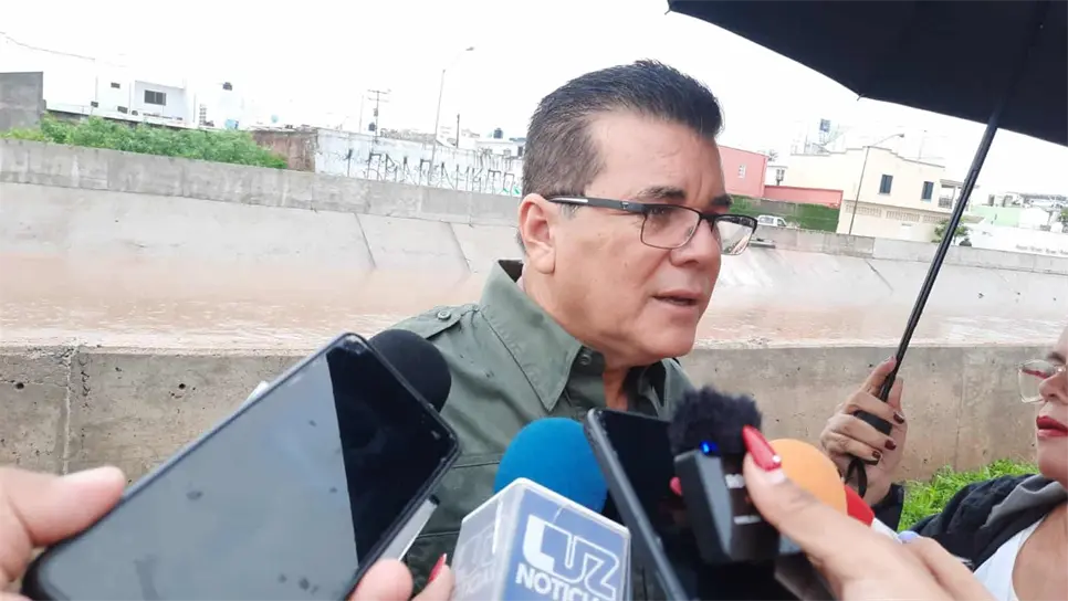 El alcalde de Mazatlán compareciendo ante los medios. FOTO: Luz Noticias