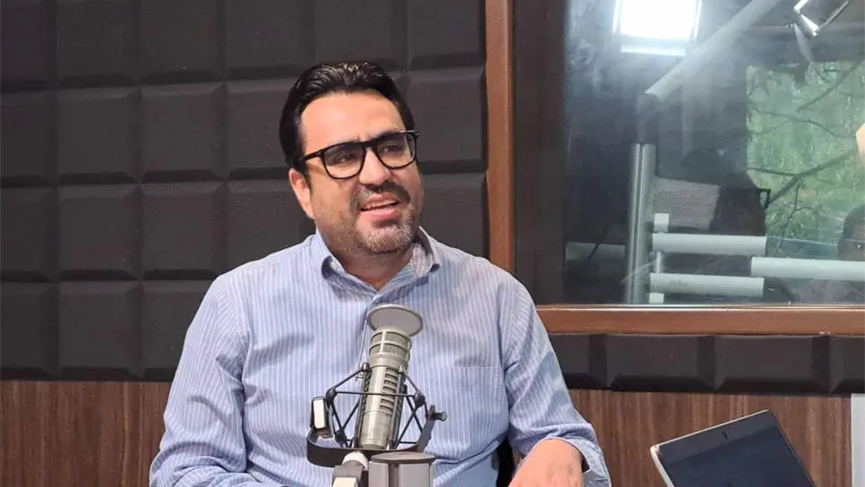 El alcalde de Culiacán en el estudio de Luz Noticias. FOTO: Eduardo Bórquez