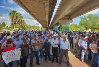 Productores se manifiestan y exigen pago a Segalmex en Guasave