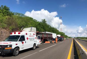 Chocan tres tráileres en Mocorito, hay un hombre terminó lesionado