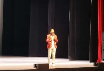 Carlos «Máster» Muñoz realiza con éxito conferencia en Los Mochis 