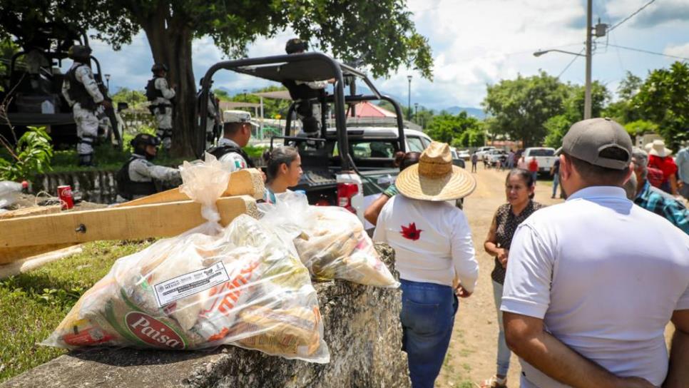 DIF Sinaloa lleva apoyos a San José de las Delicias