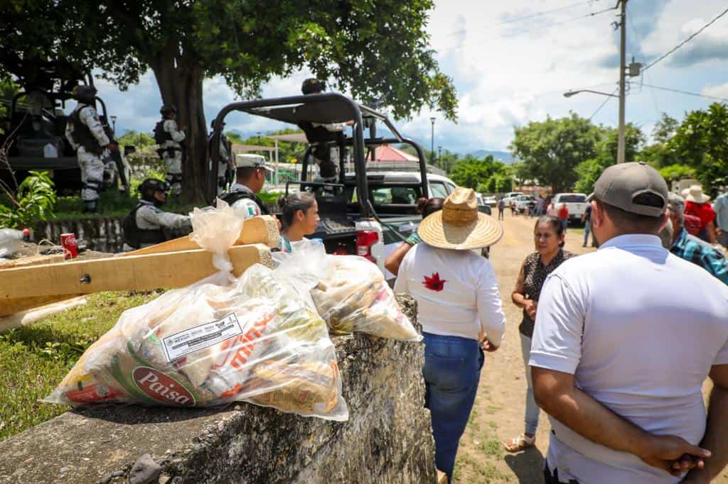 DIF Sinaloa lleva apoyos a San José de las Delicias