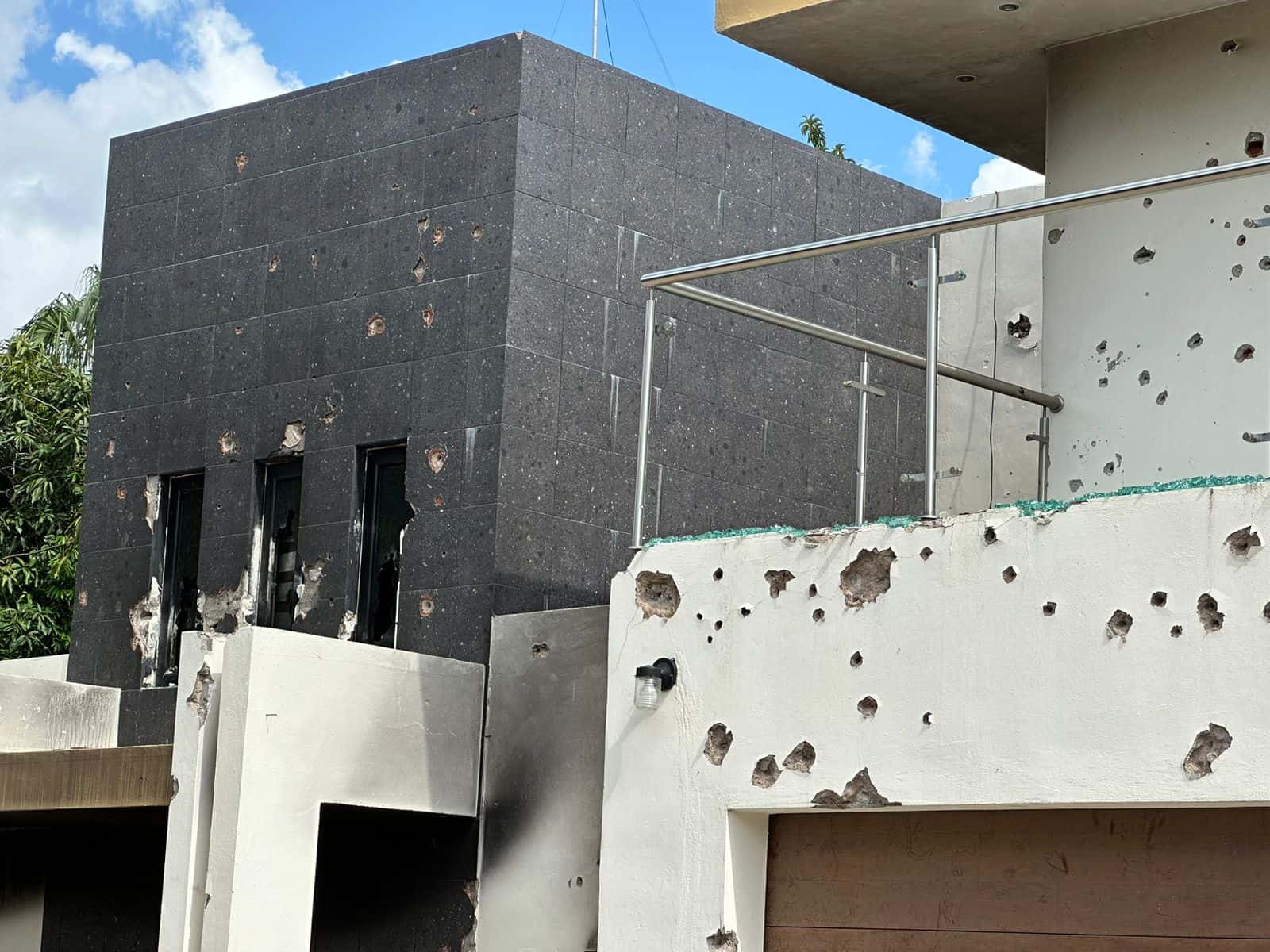 Así quedó una de las viviendas atacadas. FOTO: Ernesto Torres.