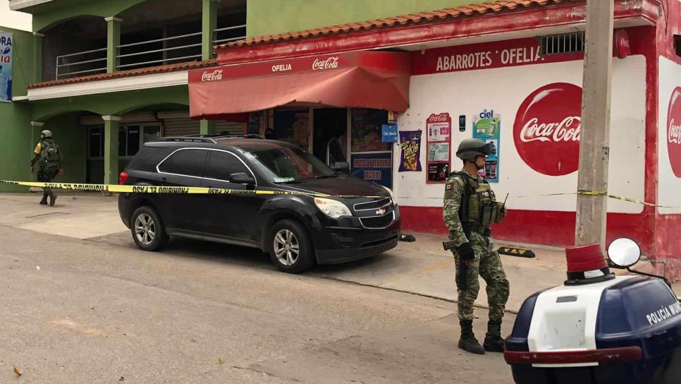 Balean a mujer tras resistirse a un asalto afuera de un abarrote en Culiacán