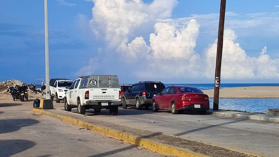 Policía Acuática con vigilancia día y noche en playas de Mazatlán, sin tolerancia para nadie