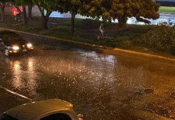 Tormenta eléctrica da las buenas noches a Mazatlán 