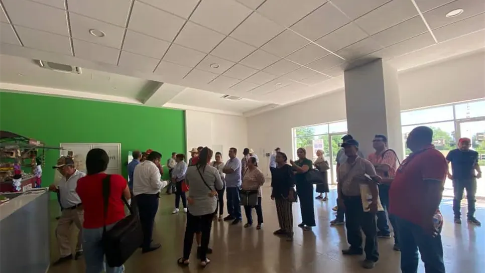 Más de 30 productores se presentaron para mostrar su disconformidad. FOTO: Luz Noticias