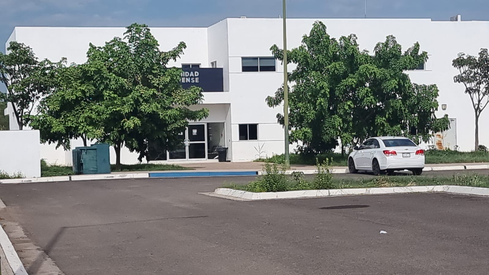 instalaciones del Semefo de Culiacán. FOTO: Luis Ramírez.