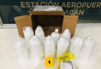 Interceptan caja con 10 botellas de metanfetamina en el Aeropuerto Internacional de Culiacán 