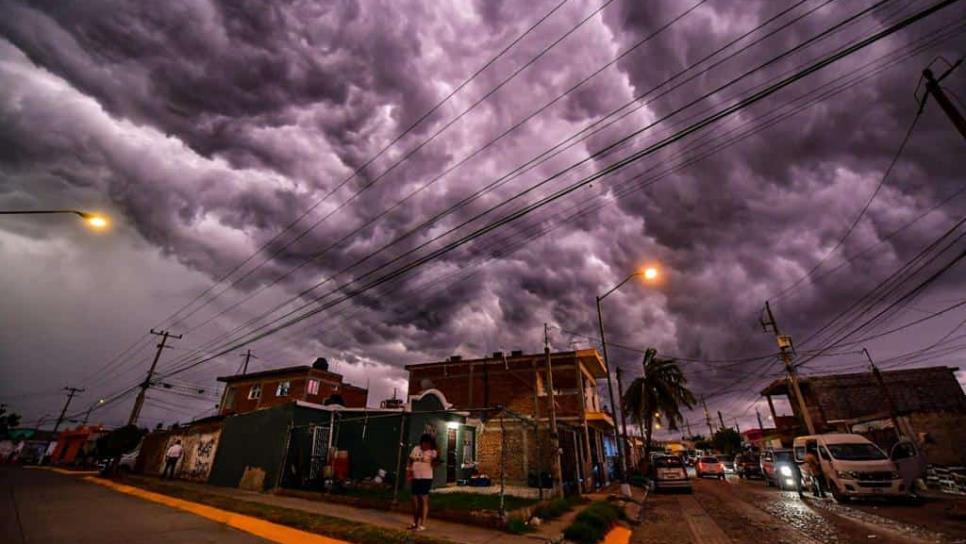 Por «Hilary» y las lluvias que se registren, en Mazatlán están atentos ante una  posible contingencia: alcalde