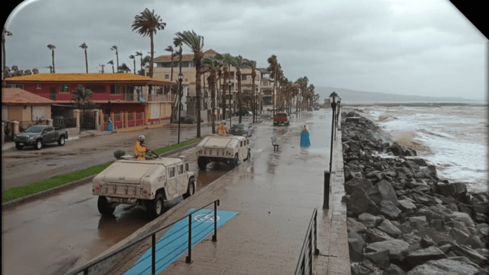 Fuerzas Armadas brindan ayuda a la población de Baja California afectada por «Hilary»