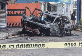 Dos personas mueren calcinadas dentro de una Cherokee en Culiacán