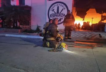 Fuego quema en segundos una carpintería de Culiacán 
