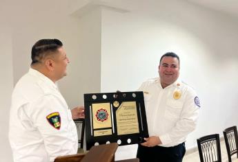 Bomberos Mazatlán conmemoran el día del Bombero en México