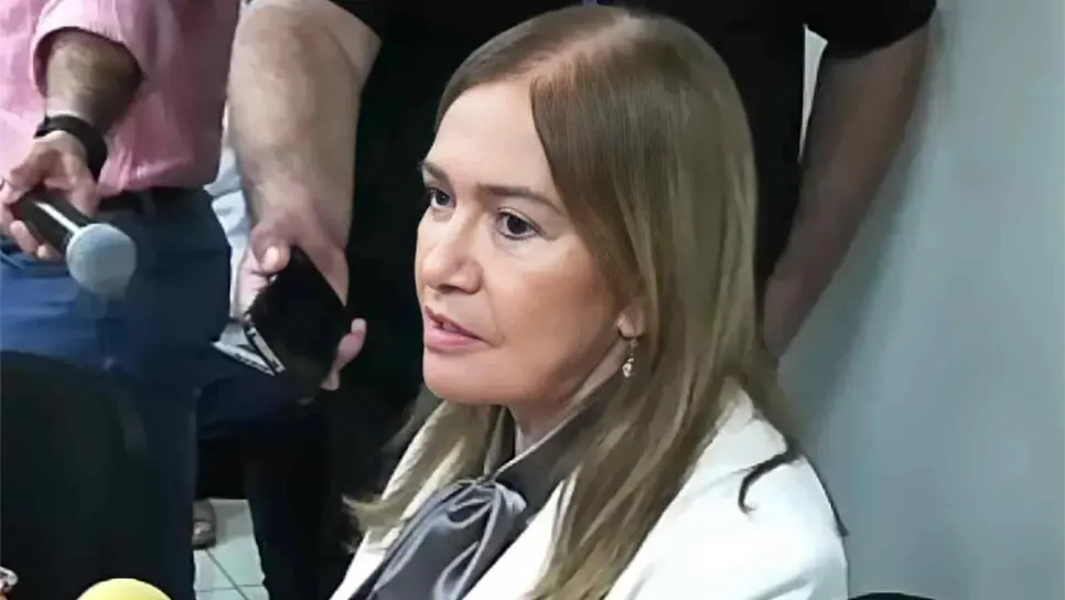 La fiscal atendiendo a los medios de comunicación. FOTO: Luz Noticias