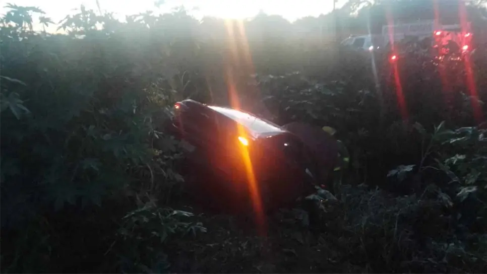 «Se lo come la curva» en León Fonseca y termina lesionado dentro de un dren