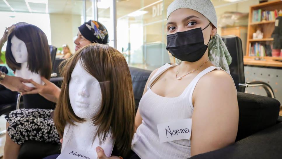 Para tratamiento oncológico, reciben mujeres pelucas elaboradas en el «taller de la Maestra Coco» de DIF Sinaloa