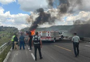 Explosión de pipa causa cierre de la Mazatlán-Durango