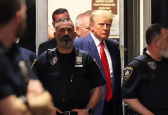 Donald Trump sale rápido de la cárcel de Atlanta al pagar fianza de 200 mil dólares