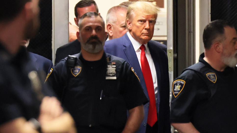 Donald Trump sale rápido de la cárcel de Atlanta al pagar fianza de 200 mil dólares